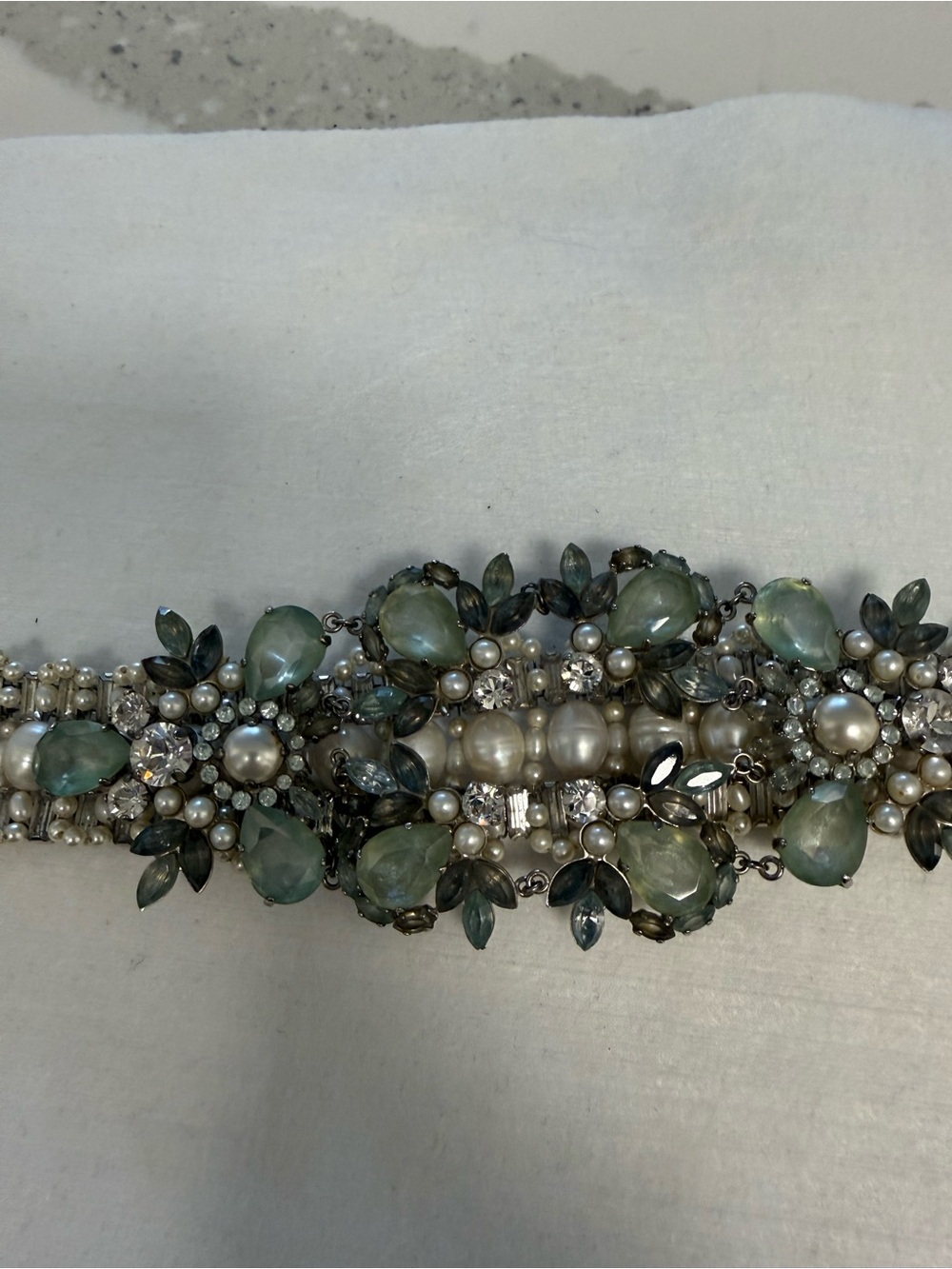 100% Authentic Chanel Vintage Pearl and Blue Crystal Floral Choker necklace - Picture 4 of 8